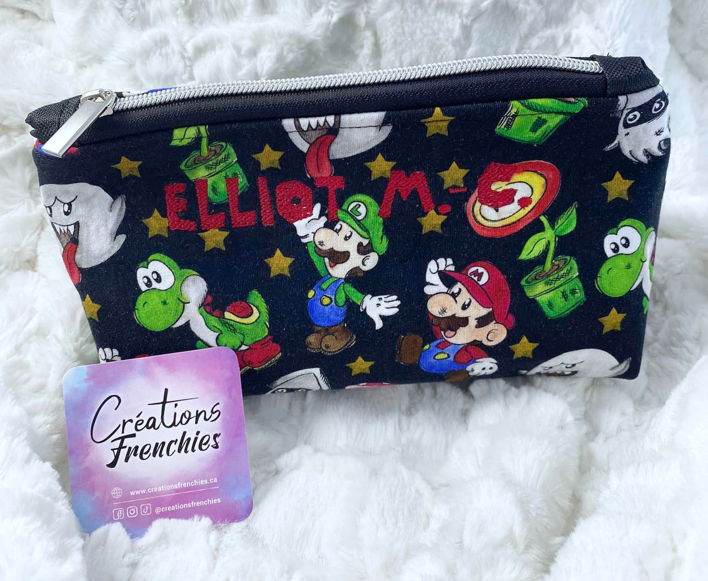 Étui à crayon brodé / Embroidered Pencil Case